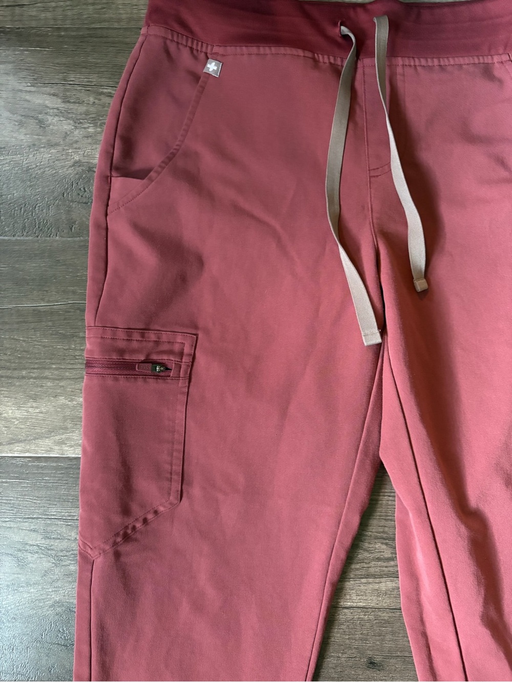 FIGS Technical Collection Zamora Jogger Scrub Pants Mauve / Rose Women's Small - Picture 2 of 7